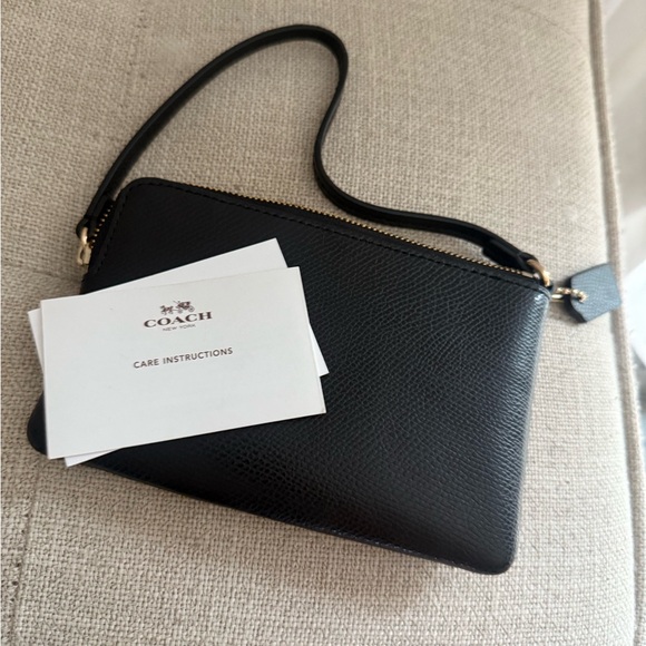 Coach Black Wristlet - Picture 4 of 4